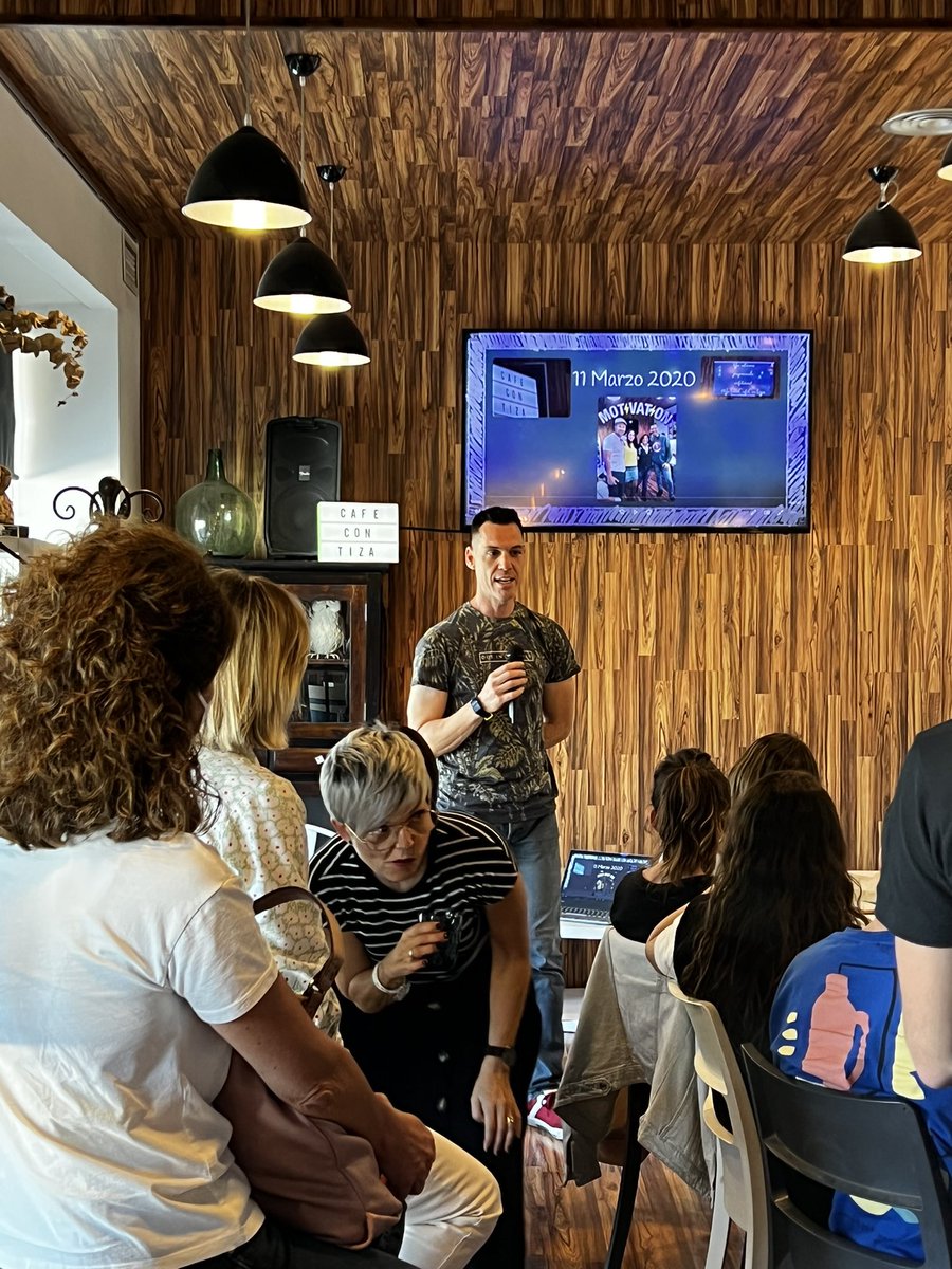 Flipped Primary APP tweet media