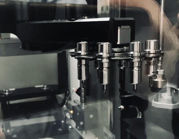 regofix_group's tweet photo. Real handshakes at the CHIRON Open House 2022 in Tuttlingen Germany.

Huge thanks to #chiron &amp; #factory5 for the great #event
 
Discover in full action #powrgrip as well as live demo of the new Micro5 equipped with ATC-E15 #toolholding by @regofix_group https://t.co/7p0erycxvr
