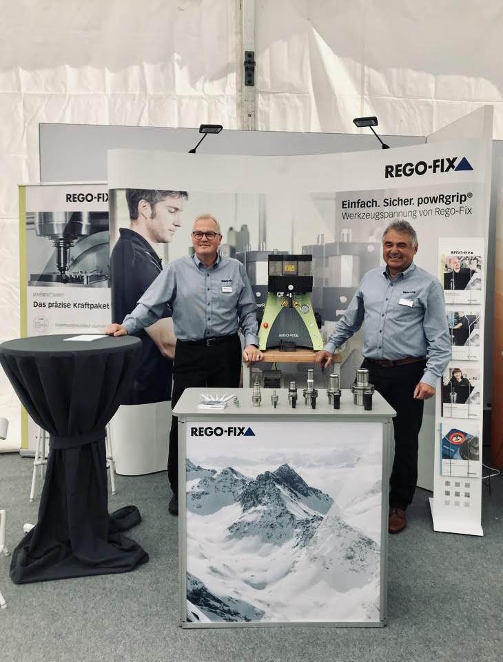 regofix_group's tweet photo. Real handshakes at the CHIRON Open House 2022 in Tuttlingen Germany.

Huge thanks to #chiron &amp; #factory5 for the great #event
 
Discover in full action #powrgrip as well as live demo of the new Micro5 equipped with ATC-E15 #toolholding by @regofix_group https://t.co/7p0erycxvr