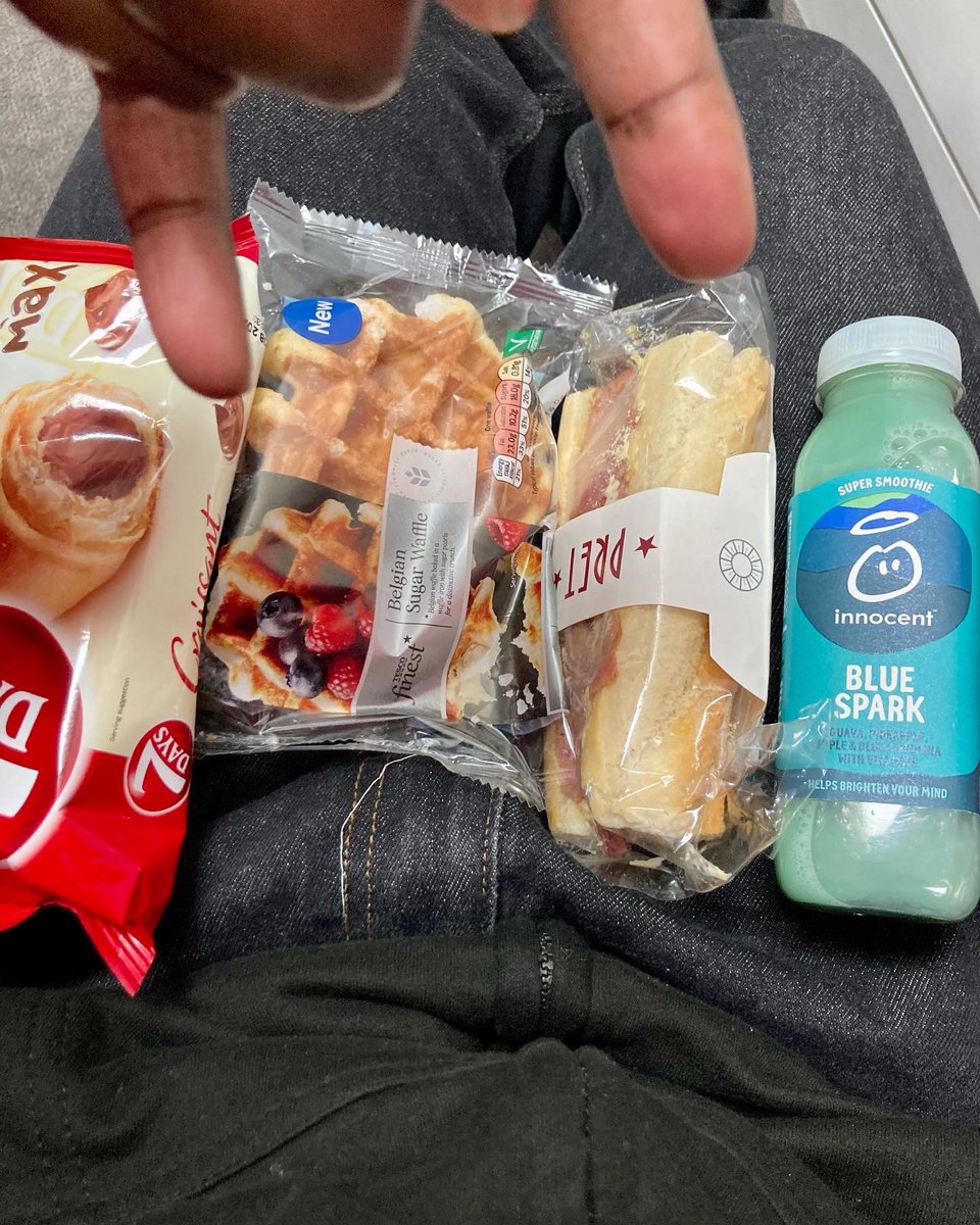 HeavyMetalHQ's tweet photo. 🤘NATIONAL EAT WHAT YOU WANT DAY 🍱 #eatwhatyoulove #food #tesco #waffles #waffle #innocentsmoothie #cocacola #pret #twix #mcdonalds #guinness #ghost #doommetal #linköping #sweden 🇸🇪 #dlr #heavymetal #headbanger #heavymetalguy #heavymetalmaniacs #heavymetallover #heavymetalrules https://t.co/VxDwWUaRPe
