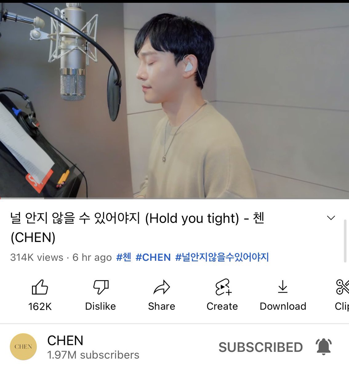 EXO_nutcasee's tweet photo. OMGGGG SUNSHINE IS FINALLY ACTUALLY MOVING, OFFICIALLY BACK !!!!! 😭😭😭 N HE CHOSE "HOLD YOU TIGHT" OUT OF ALL SONGS FROM DMD ALBUM !! MY FAV B TRACK OFF THE ALBUM !!!! 🥹🥹🥹🥰🥰
@weareoneEXO
#WelcomeBackChen
#Chen #DearMyDear
#ChenTube https://t.co/ZietM3ugnR