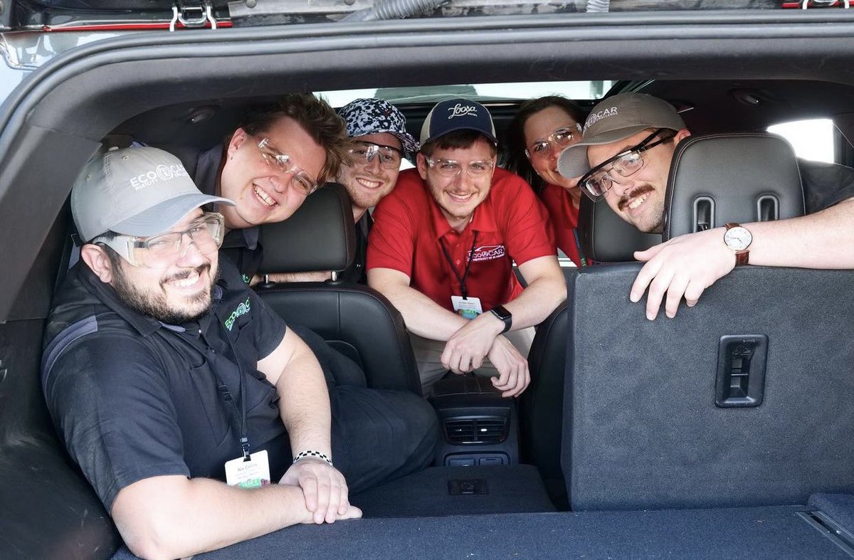 EcoCARChallenge's tweet photo. DAY 3: Good morning from the @GM Desert Proving Ground! It’s Day 3 of competition and teams are making their way through Vehicle Technical Inspections and moving on to Vehicle Testing Events! 

#Year4Competition #BlazerShowdown https://t.co/E1CCTk63bh