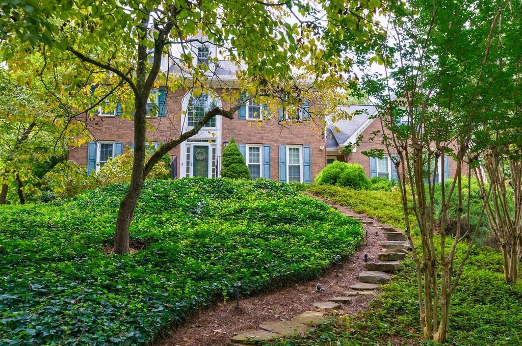 This stately brick home sits right at the entrance to #Roswell Riverwalk &amp; the Chattahoochee River. With renovated kitchen &amp; baths &amp; a light-filled sunroom overlooking an extraordinary garden, this home won't be available for long: loom.ly/OhJ2w1k