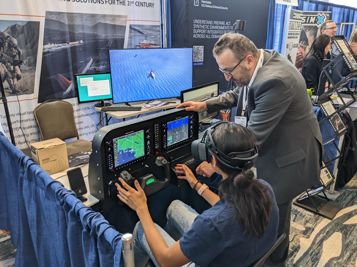 Quantum3D's tweet image. Final day at MODSIM with visitors of all ages.

#MODSIMWorld2022 #mixedreality #levelD #imagegeneration #flightsimulator #Quantum3D