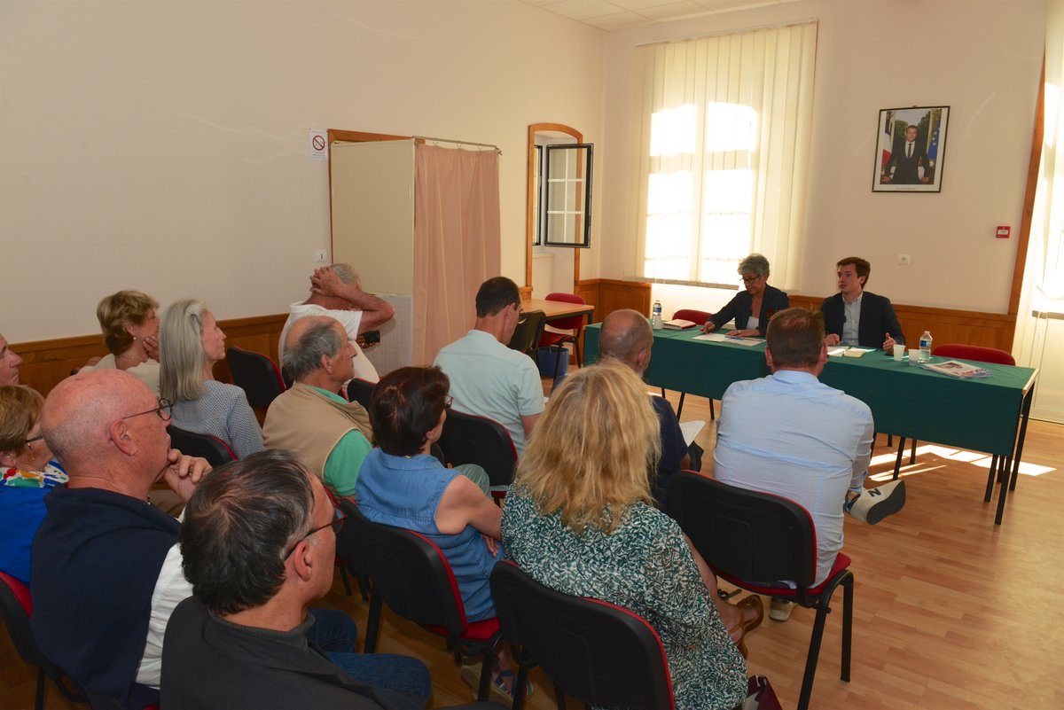NBrousse19's tweet photo. Merci aux journalistes d'être venus assister à la  conférence de presse que j'organisais cet après-midi avec Evelyne Vidalo, ma suppléante ! Je tenais à la faire dans cette belle mairie située au coeur du bourg d'Albignac. https://t.co/HGl2hKEV2X