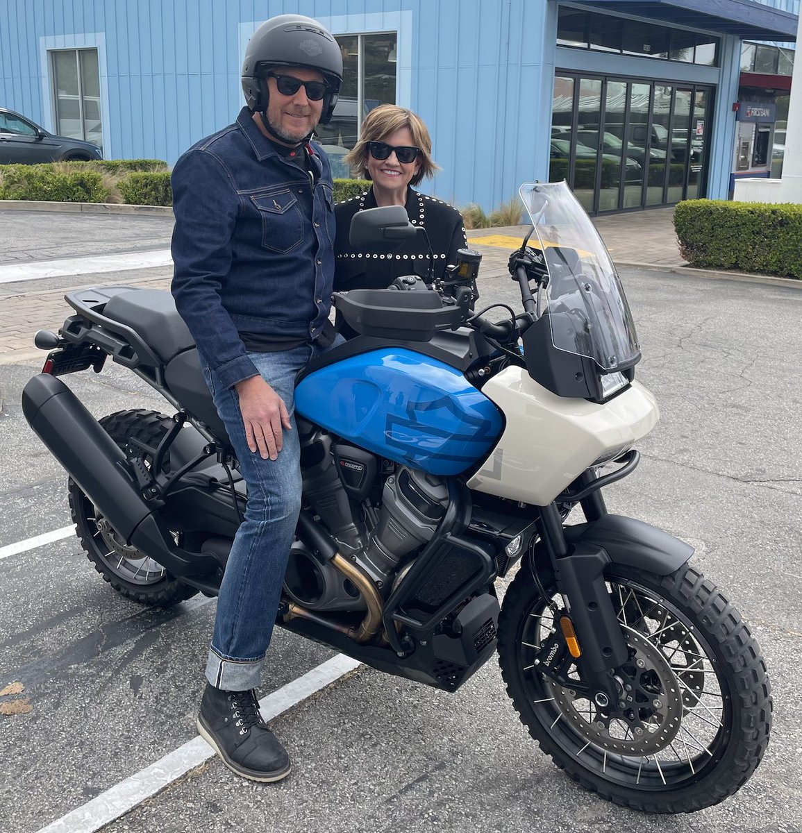monicalangley's tweet photo. Growing up in the South, I saw how @HarleyDavidson is more than a brand — it’s a lifestyle.

So it was a blast to hear how CEO Jochen Zeitz is transforming this American icon — but I'll leave the riding to him!

Watch @Salesforce’s #TheInflectionPoint: https://t.co/XBSVYSVouO https://t.co/rCzZkJAADa