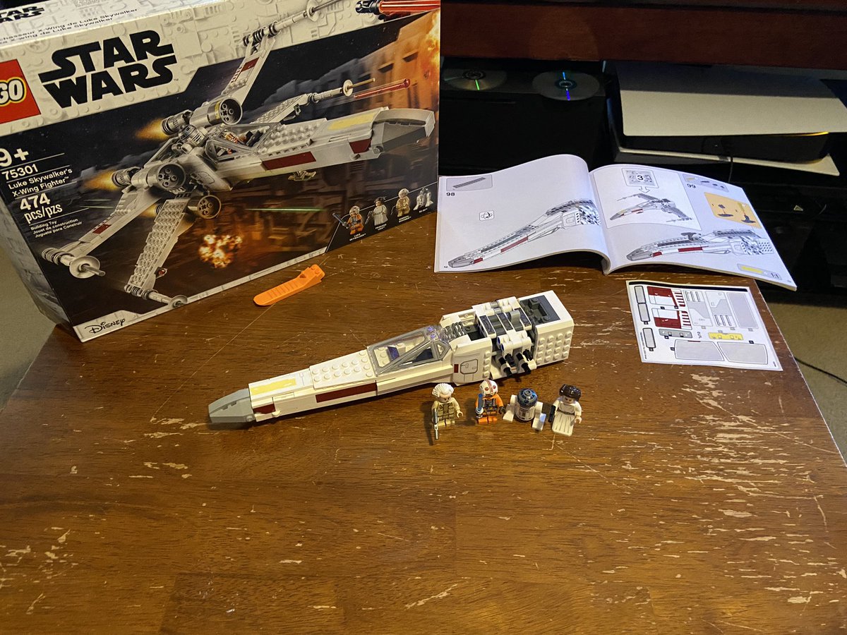 DuncanR2N's tweet photo. My second Lego set as an adult: #Lego #LegoStarWars #XWing #T65B #LukeSkywalkersXWingStarfighter https://t.co/8ICHxZeJFX