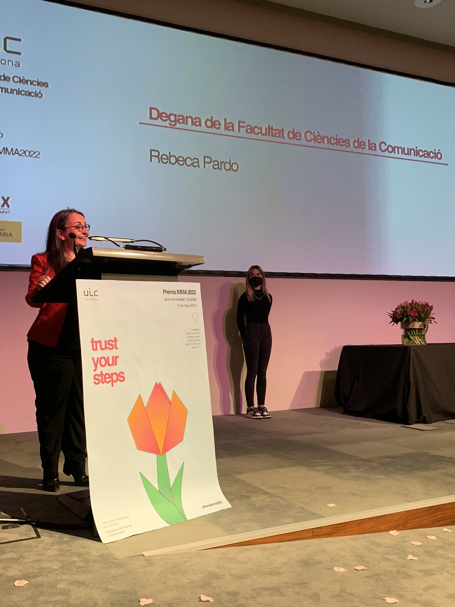 uic_comunicacio's tweet photo. @RebecaPardo tanca la 12ª edició dels #PremisIMMA2022 🌷#TrustYourSteps https://t.co/5k2nx65TXO