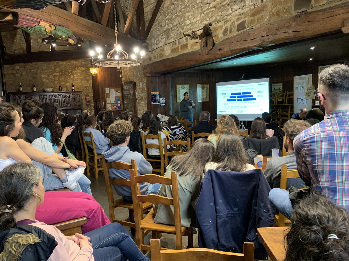 incorregibletas's tweet photo. Hoy en La Cofradía Vasca de Gastronomía hablan de trampantojos y enfermedades neurodegenerativas @Biodonostia @pintofscienceES @DivulgaDonosti #pint22es #pint22dss https://t.co/GhYMQU6BGw