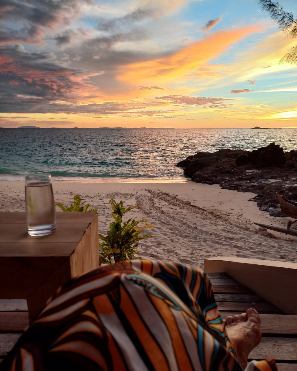 constancehotels's tweet photo. For all #sunset lovers, this one's for you!
Remember watching the sunset at #ConstanceTsarabanjina? ๐งก
#constancewithu #madagascar
#beach #tropicalisland https://t.co/4zF1uGZ0Sy