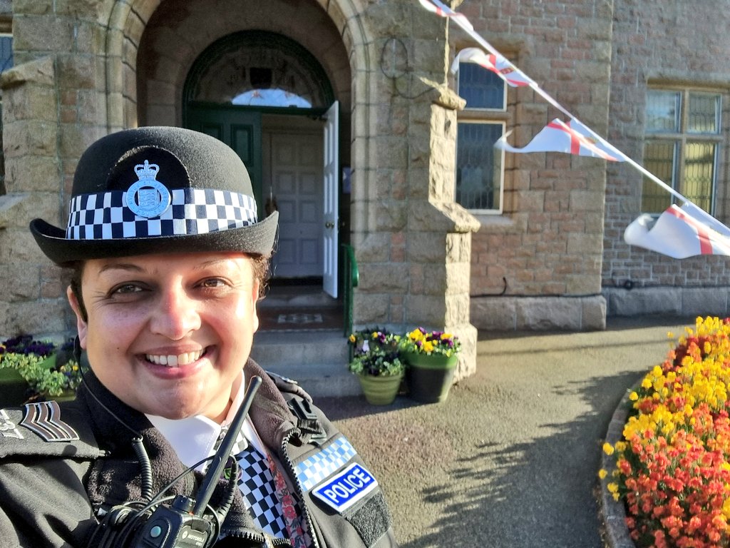 St John's Community Police Officer tweet media
