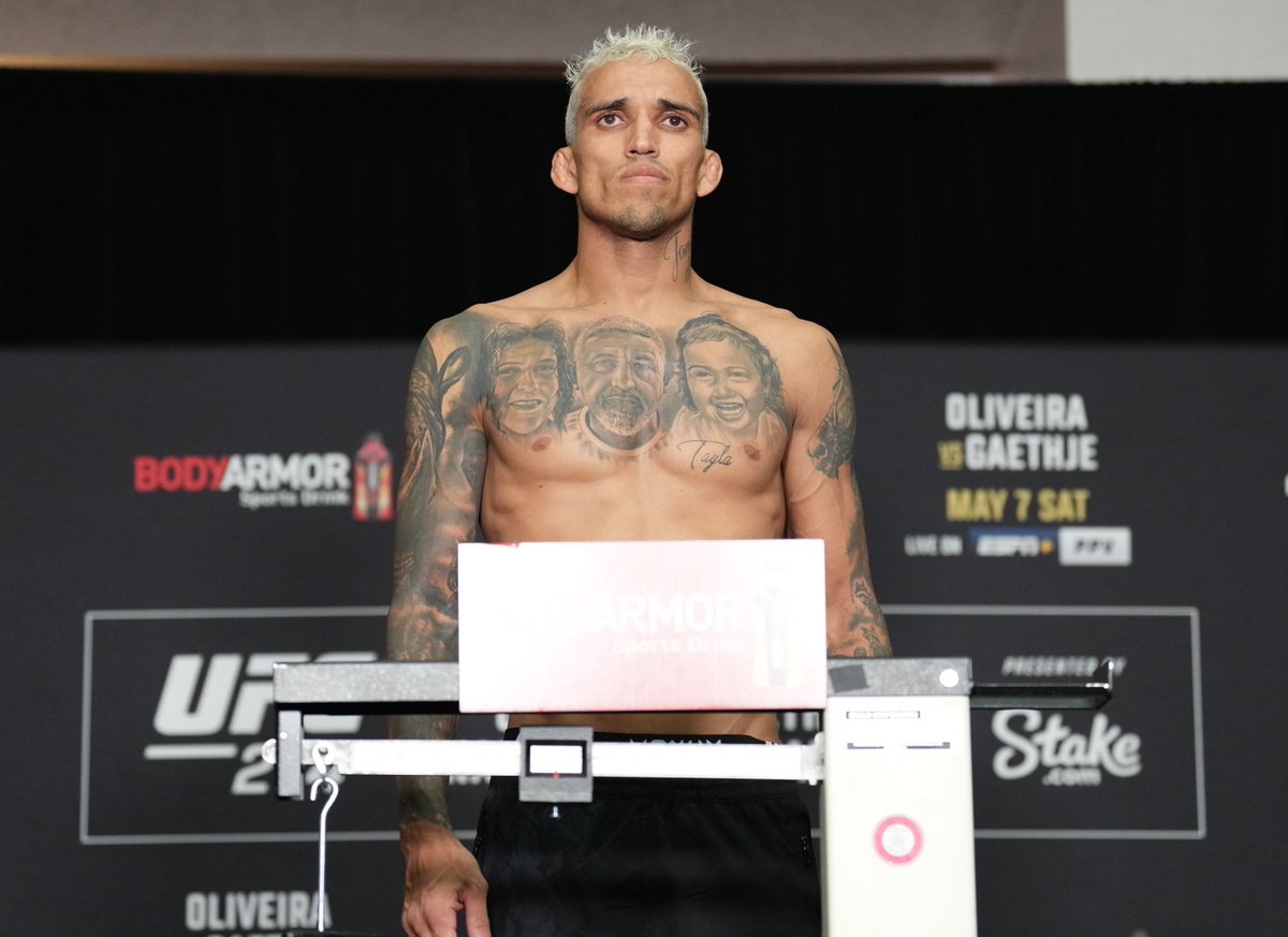 MMAFighting's tweet photo. UFC official Marc Ratner addresses Charles Oliveira missing weight, admits practice scale may have been tampered with   https://t.co/Ux5VrRN58c https://t.co/fOdGjT373L