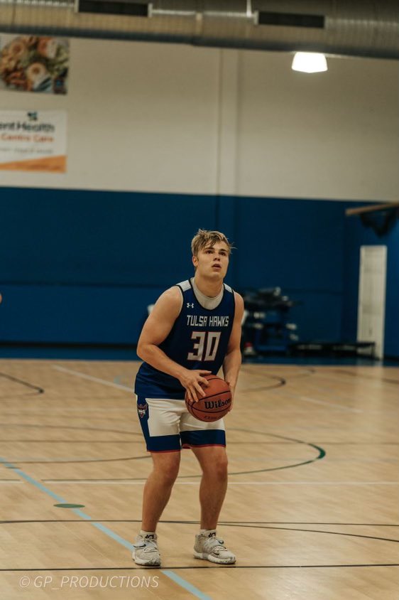 CoachPaulHarvey's tweet photo. 2023- @NateMullendore 
6’1
3.4- gpa 
20- 
Holland hall @teddyowens 
  
Good rebounder, Good footwork/post work,Undersized 5. You will be hard pressed to find someone who works harder and gives more every time he steps on the court. https://t.co/5xJrAuUwan