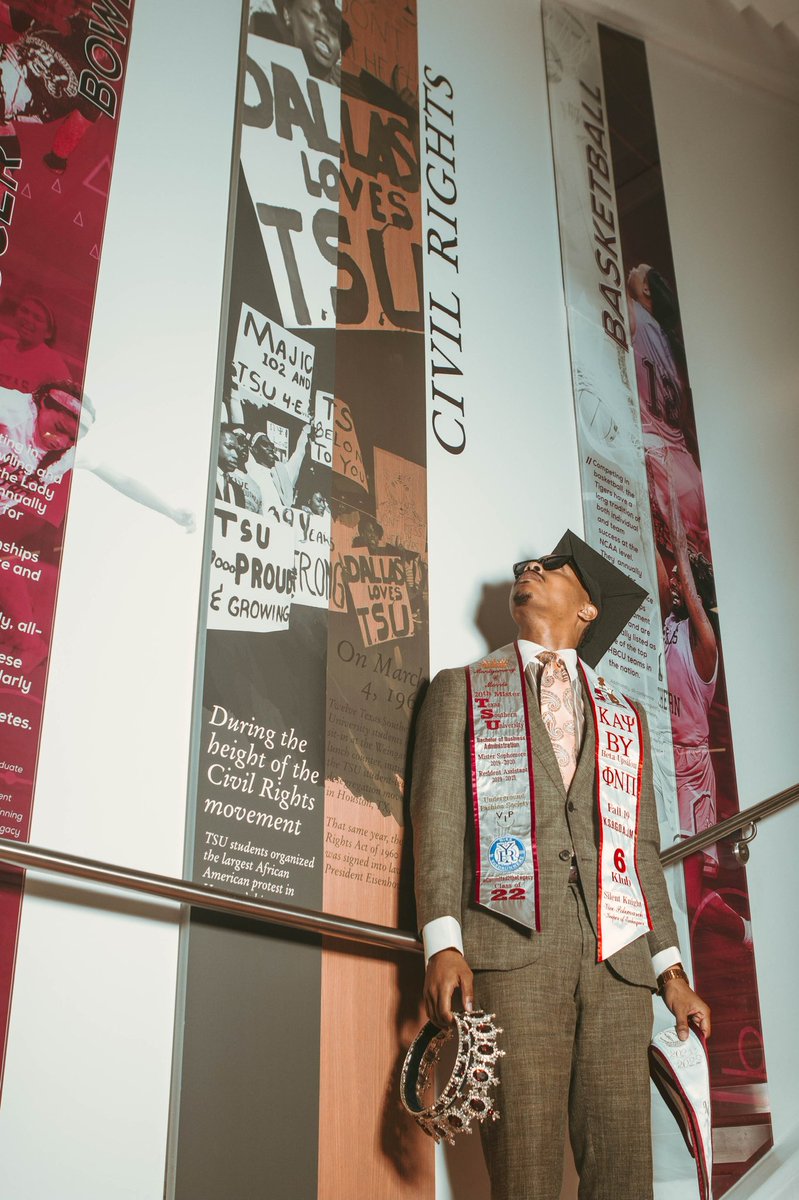MoMo_theflash's tweet photo. Living through the Obstacles but still found a way to come out on 🔝Top!
 🌟 

May 14 ,2022 at 8:30am 

I will be graduating from The Real TSU..Texas Southern University. The list of Achievements and Accolades goes on..

20th Mister Texas Southern University Signing Out!#TSUPROUD https://t.co/9wEX6HlQqR