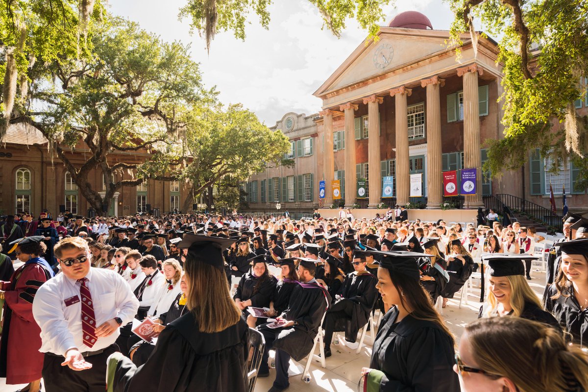 CofC's tweet photo. Name a more beautiful commencement...we'll wait. ๐น
#collegeofcharleston #cofc #cofcgrad https://t.co/e3x1odWgZD
