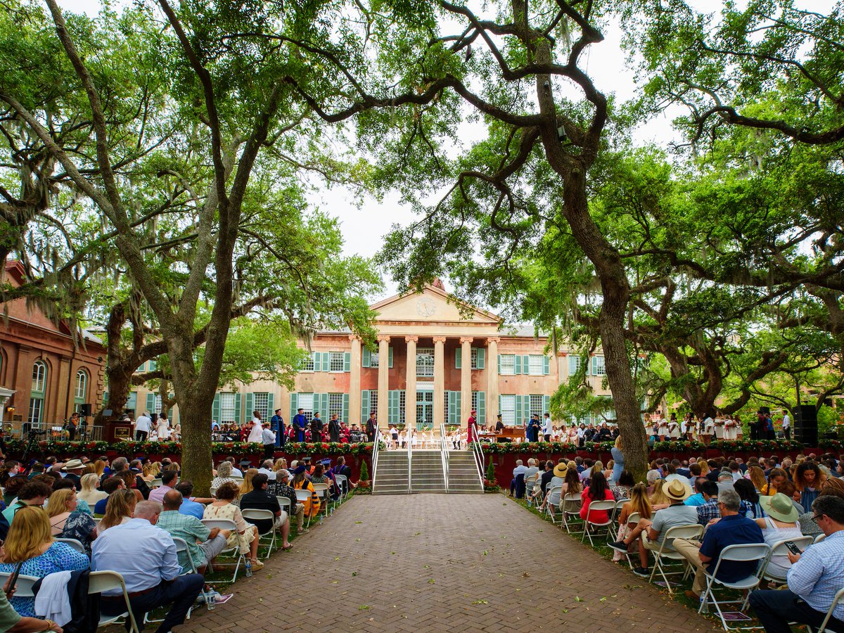 CofC's tweet photo. Name a more beautiful commencement...we'll wait. ๐น
#collegeofcharleston #cofc #cofcgrad https://t.co/e3x1odWgZD