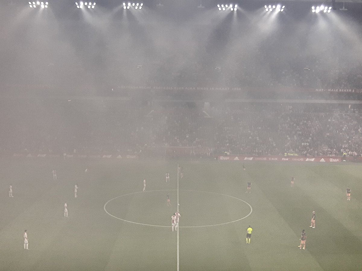 Wordt het #pakschaal vanavond? #AJAX