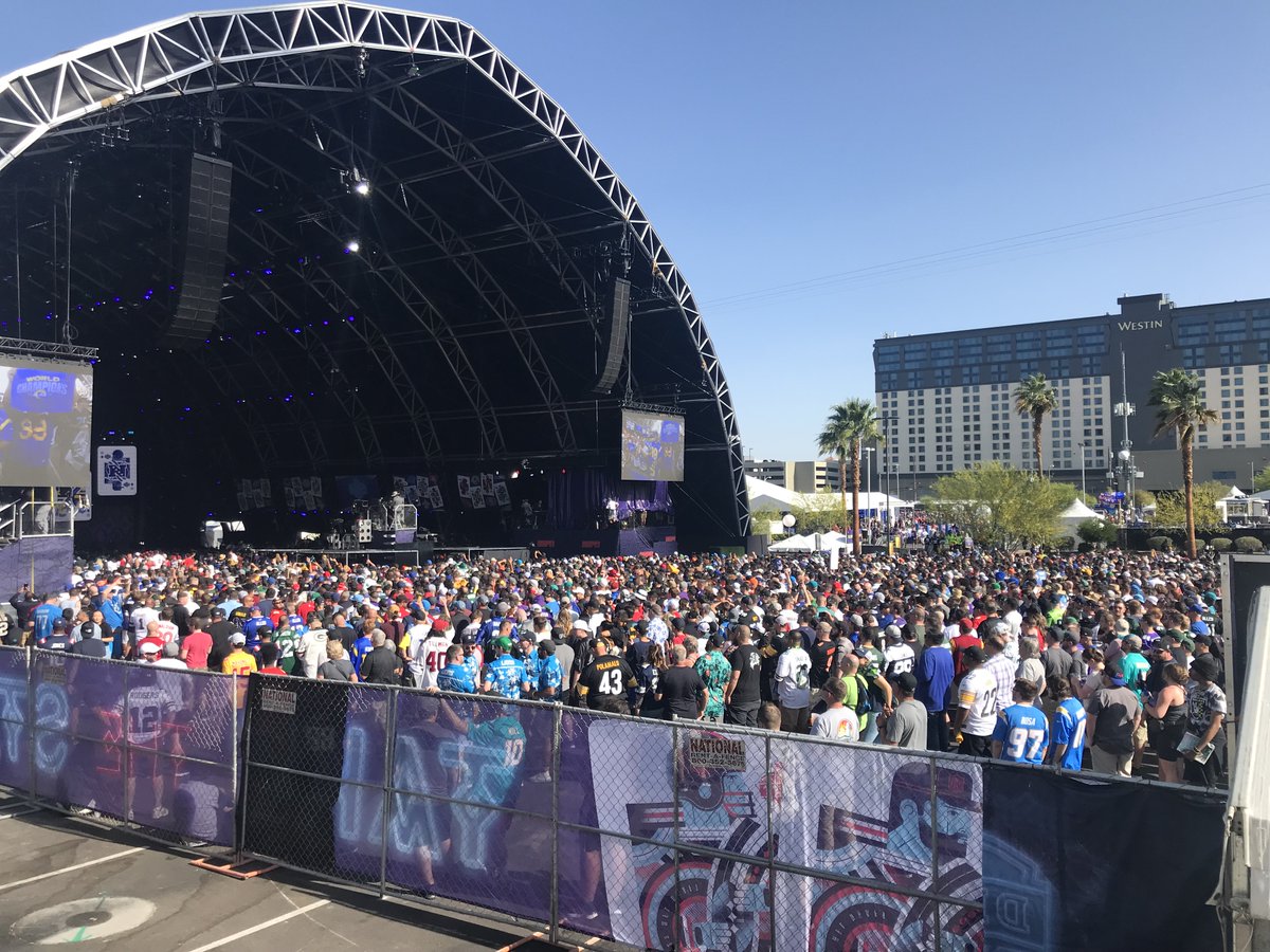 meetingstoday's tweet photo. The 2022 NFL Draft saw 300,000 boisterous fans descend on Las Vegas. See how the NFL planned the 3-day show and discover the perspective of a senior planner who attended. Read, and SEE, more: https://t.co/7TdAw79iKj
#EventProfs @CaesarsMeansBusiness @CEMAOnline #NFL https://t.co/0FE30YjJrO
