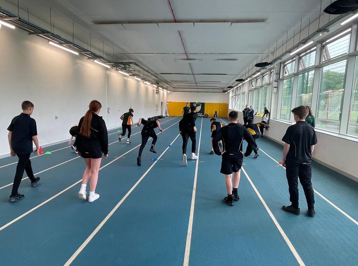LodgeparkPE's tweet photo. Our students took part in a strength and conditioning session where they were learning about the best methods of preventing injury #DRETPerformanceConference https://t.co/JNfQMJRNW7