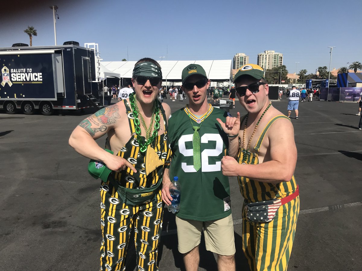 meetingstoday's tweet photo. The 2022 NFL Draft saw 300,000 boisterous fans descend on Las Vegas. See how the NFL planned the 3-day show and discover the perspective of a senior planner who attended. Read, and SEE, more: https://t.co/7TdAw79iKj
#EventProfs @CaesarsMeansBusiness @CEMAOnline #NFL https://t.co/0FE30YjJrO