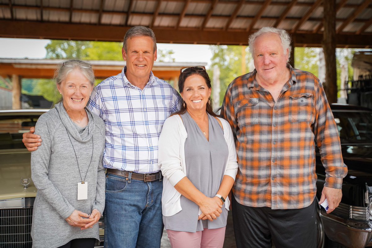 GovBillLee's tweet photo. Each of our 95 counties hold a unique place that shaped TN's music legacy — including #storytellershideawayfarm in Hickman County. Enjoyed visiting the former farm of Johnny Cash & encourage Tennesseans to plan a visit to Bon Aqua. https://t.co/6TJfyOU99s