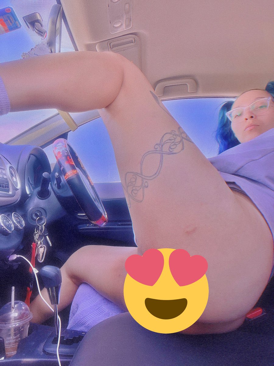 SunnyHolllywood on X: I never got head in a car before - Subscribe  #retweet t.cob4qzIorp7q t.coSTpNanfaZm  X