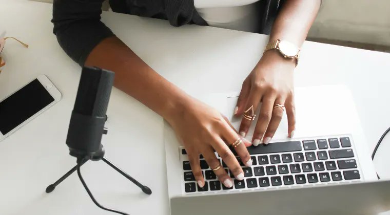 Interested in starting a podcast? Before you invest any time and money into your podcast, make sure to sign up for this Free Podcast Primer Mini Course.  learn.breadfruitmedia.com/courses/podcas…