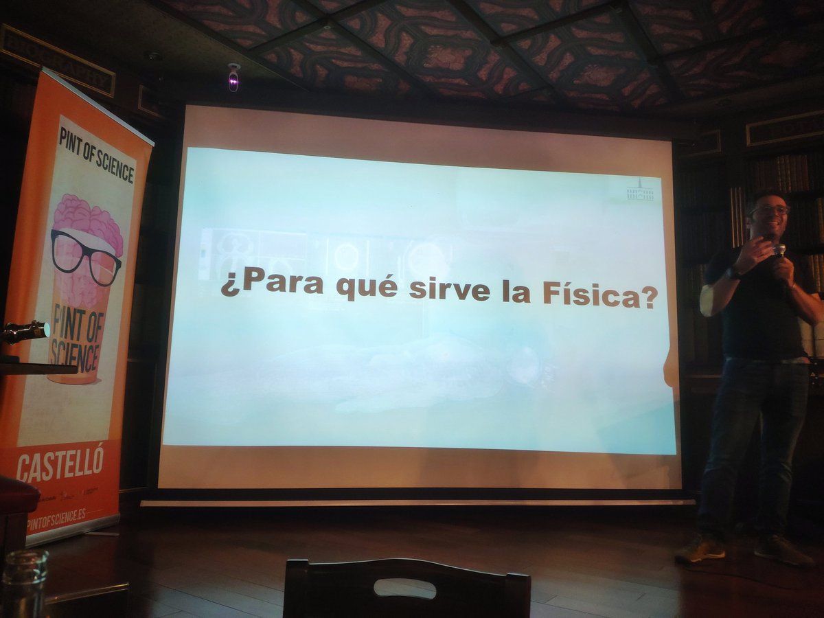 nattmontada's tweet photo. Genial la charla de David Reinado Martínez sobre la física en los hospitales!! #PINT22CAS #PINT22ES https://t.co/RDMox4wIOa