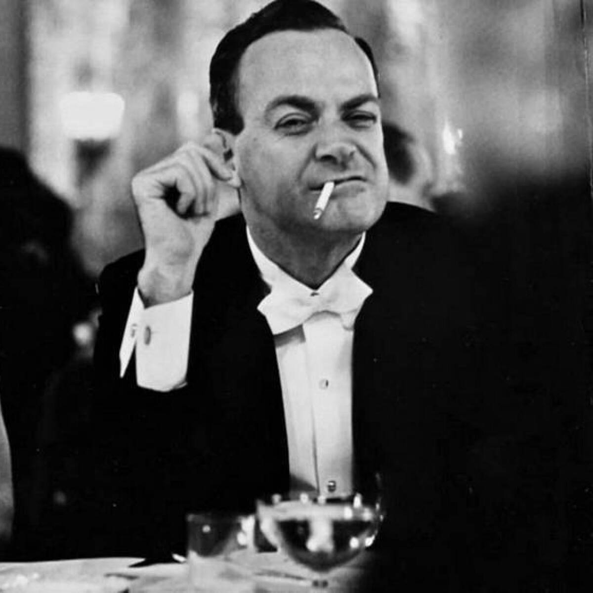 emergencetheory's tweet photo. #onthisday in 1918, Richard Feynman was born. He was an American theoretical physicist who was a child prodigy and influential & brilliant figure in his field. In 1965, he shared the Nobel Prize in Physics for work in quantum electrodynamics. #richardfeynman #feyman #stem https://t.co/MPkE750plY