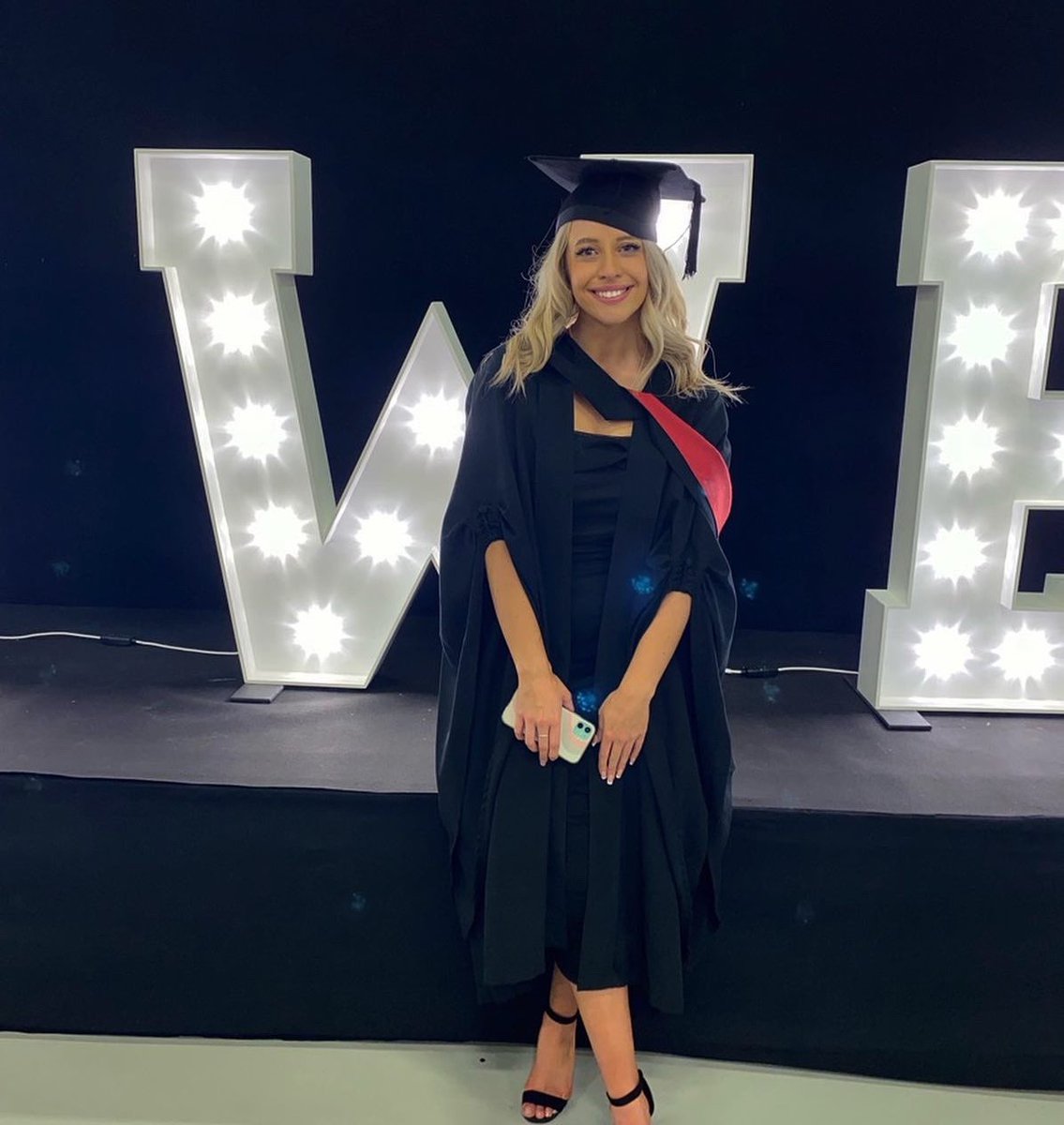 maddiecolc's tweet photo. Would be me to trip at graduation, tried to get stopped to get first aid before I’m about to go on stage and now sat with frozen pees on my food trying to bring down the swelling. Happy grad 🥲 https://t.co/5OtdSTF3vi