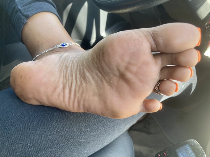 Watch QUEEN 💋❤️'s leaked NSFW photo on TwXstars