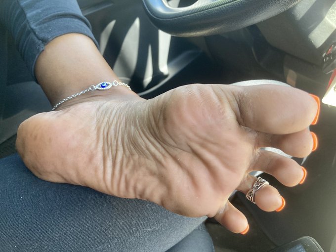 Watch QUEEN 💋❤️'s leaked NSFW photo on TwXstars