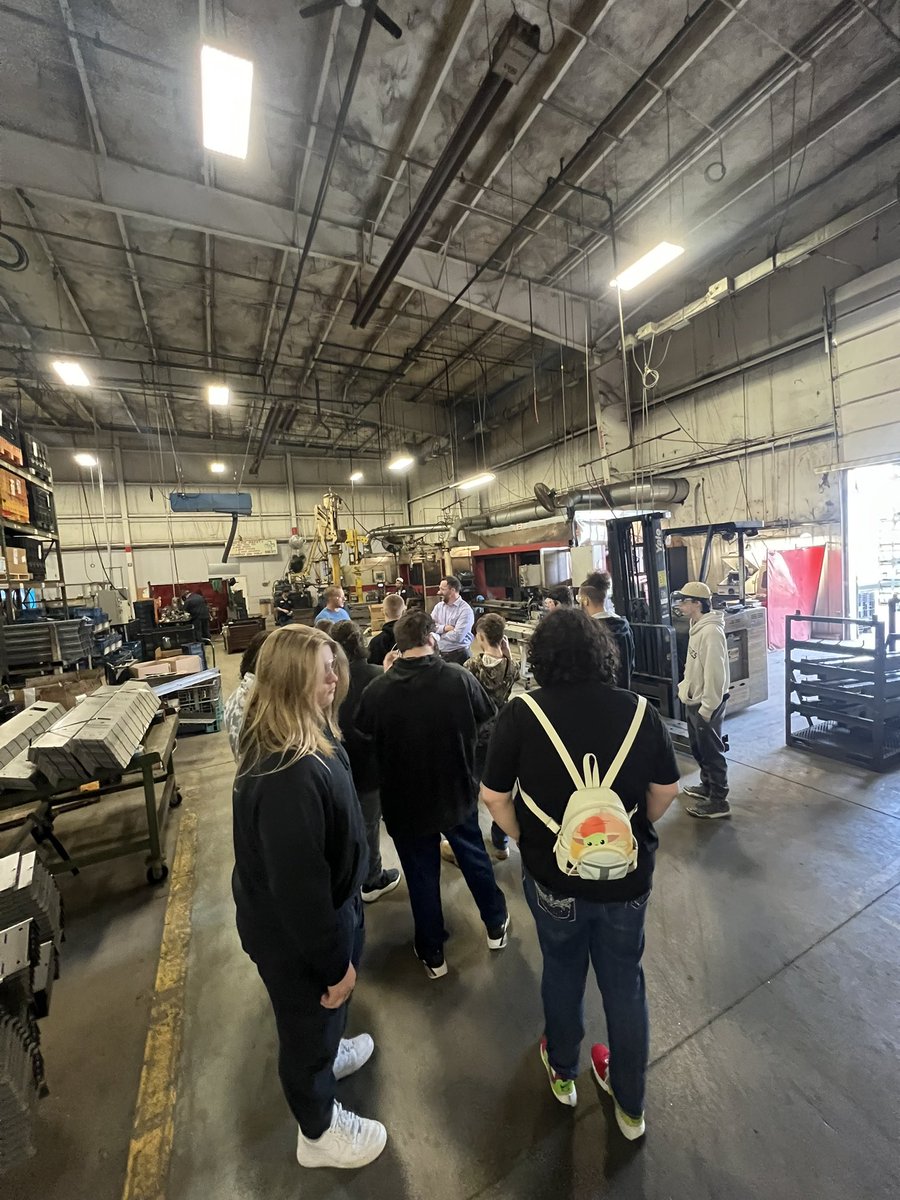 ceralemon's tweet photo. Once again McGregor Metal goes above and beyond. Thank you for hosting students from School of Innovation. Being able to see things first hand and ask questions is a game changer. #CatPride https://t.co/2oOUGsumk6