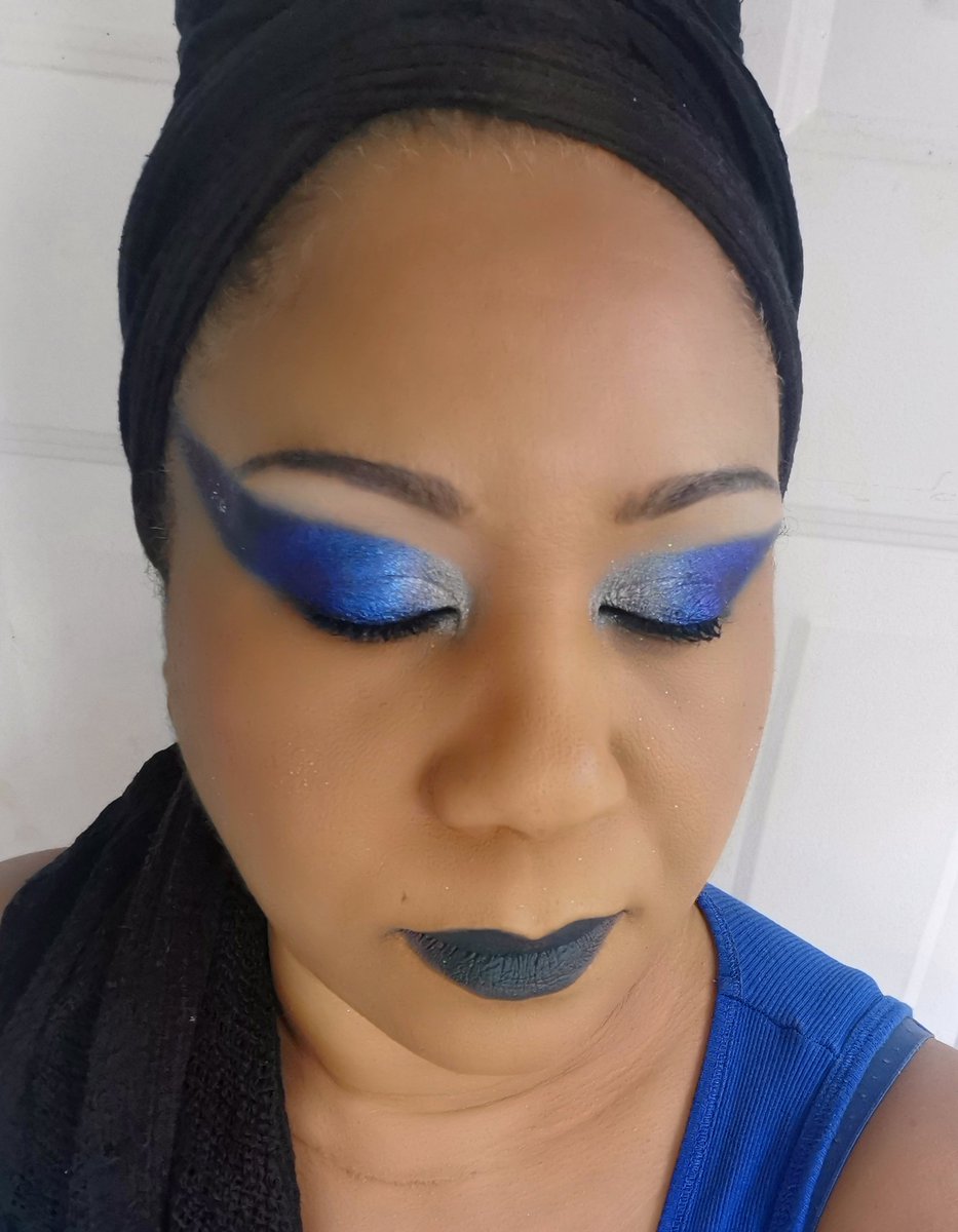manyfacesofeve_'s tweet photo. My look to go see my first movie in a theatre since lock down @madebymitchelll head in the clouds palette @lysbeauty_ Triple fix serum foundation and brightening concealer #makeup #MakeUpInspo #movies https://t.co/pzvXE4bl8q