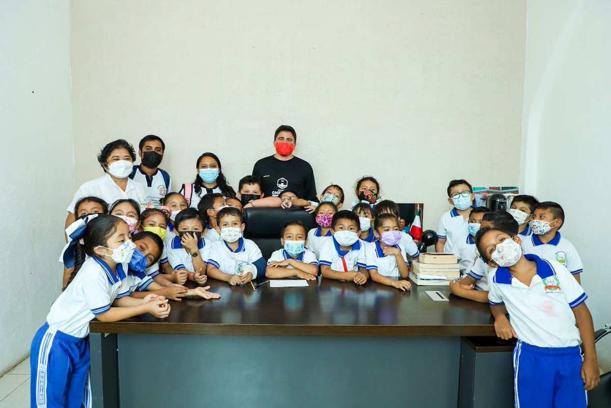emiliolcal's tweet photo. Un gusto saludar a los niños y niñas de primer grado de la Escuela Primaria "Josefa Hurtado Trujeque” quienes nos visitaron esta mañana en el Ayuntamiento; platicamos con ellos sobre los trabajos que hacemos todos los días para el beneficio de todos los cheneros. https://t.co/V67pbYKyf9