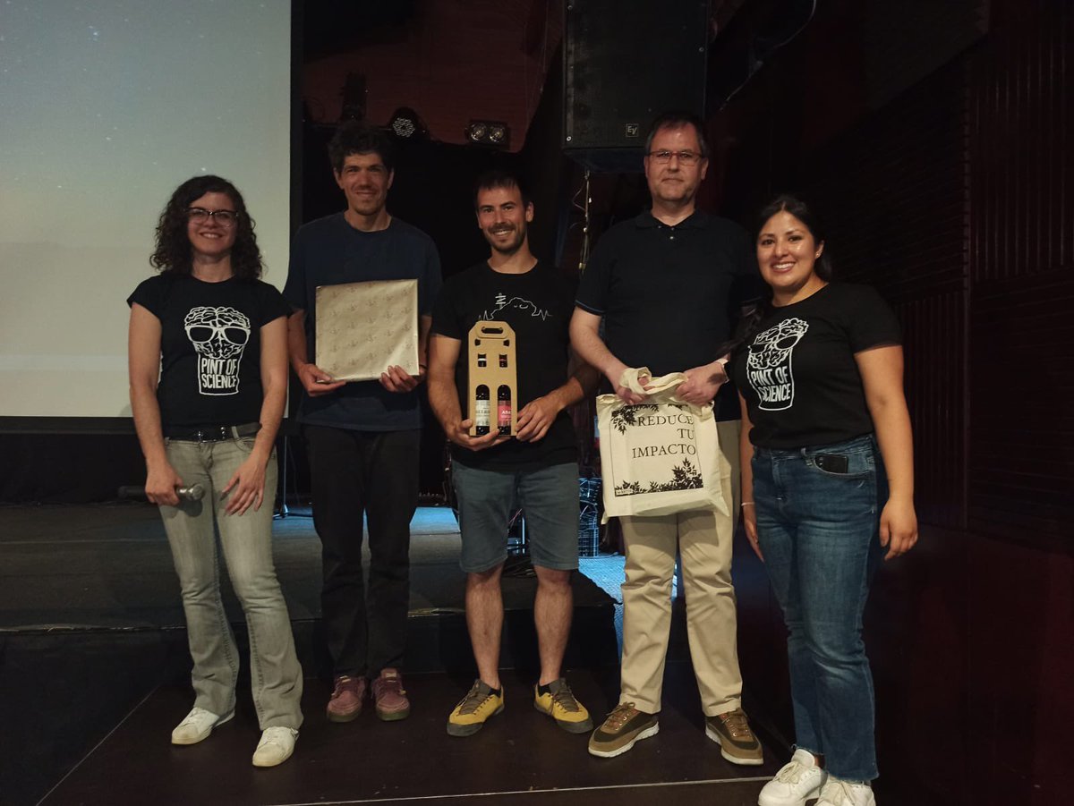 MarinaLaplana's tweet photo. Última presensció per part de @BarbaraBaraibar. No deixem d'aprendre!! Sessió de kahoot molt divertida. Gràcies als patrocinadors @CervesesPonent @retui.info. #Pint22Lle va arribant al final. https://t.co/BJMIdVanhm