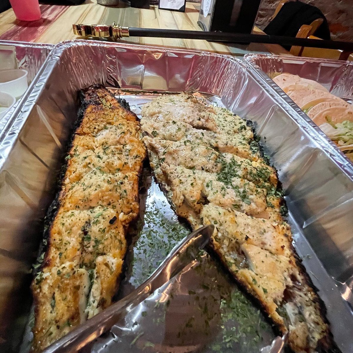 JoliePearl2014's tweet photo. How it started ➡️ How it ended
We recently tried a new recipe for red fish on the half shell and it was an overwhelming crowd favorite! Who doesn’t love a good grilled fish!?!
#OnlyLouisiana #ShuckinGood https://t.co/hjP1KwleJO