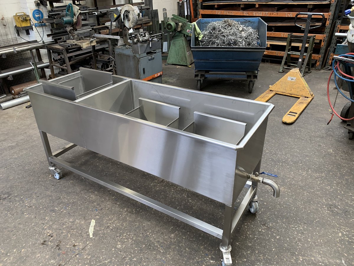 jpceng's tweet photo. New stainless steel dip tank with wash station and 3 perforated baskets manufactured this week. https://t.co/4aHIX0FG8l