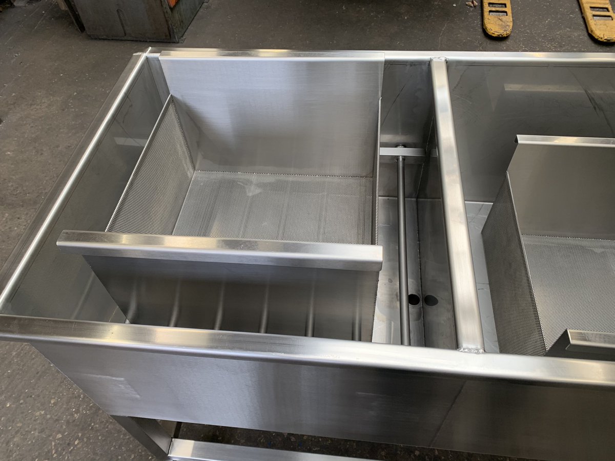 jpceng's tweet photo. New stainless steel dip tank with wash station and 3 perforated baskets manufactured this week. https://t.co/4aHIX0FG8l