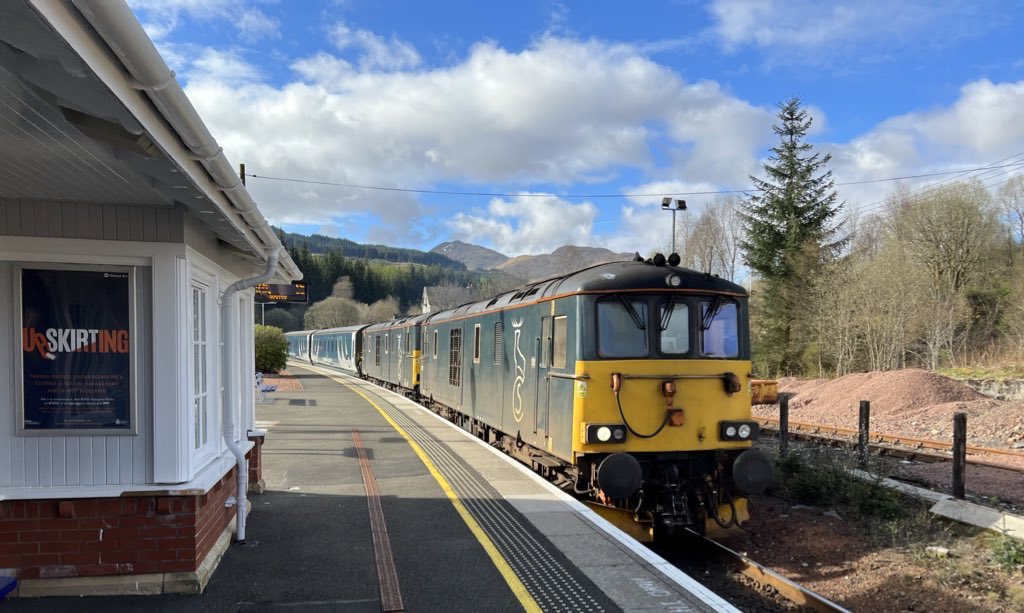 Pip Dunn (rail info) tweet media