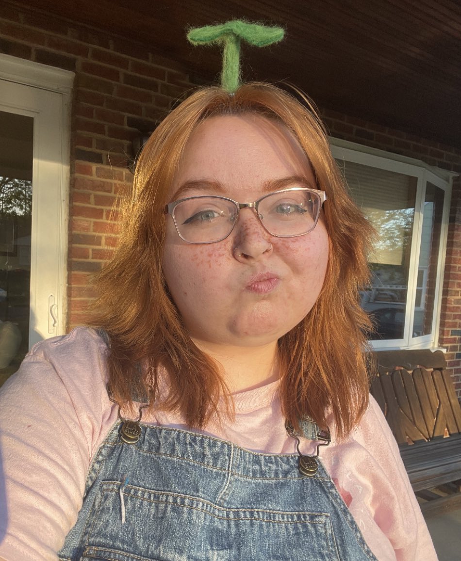 I think I just did something…🌱 

sprout headbands, friday 9am est✨