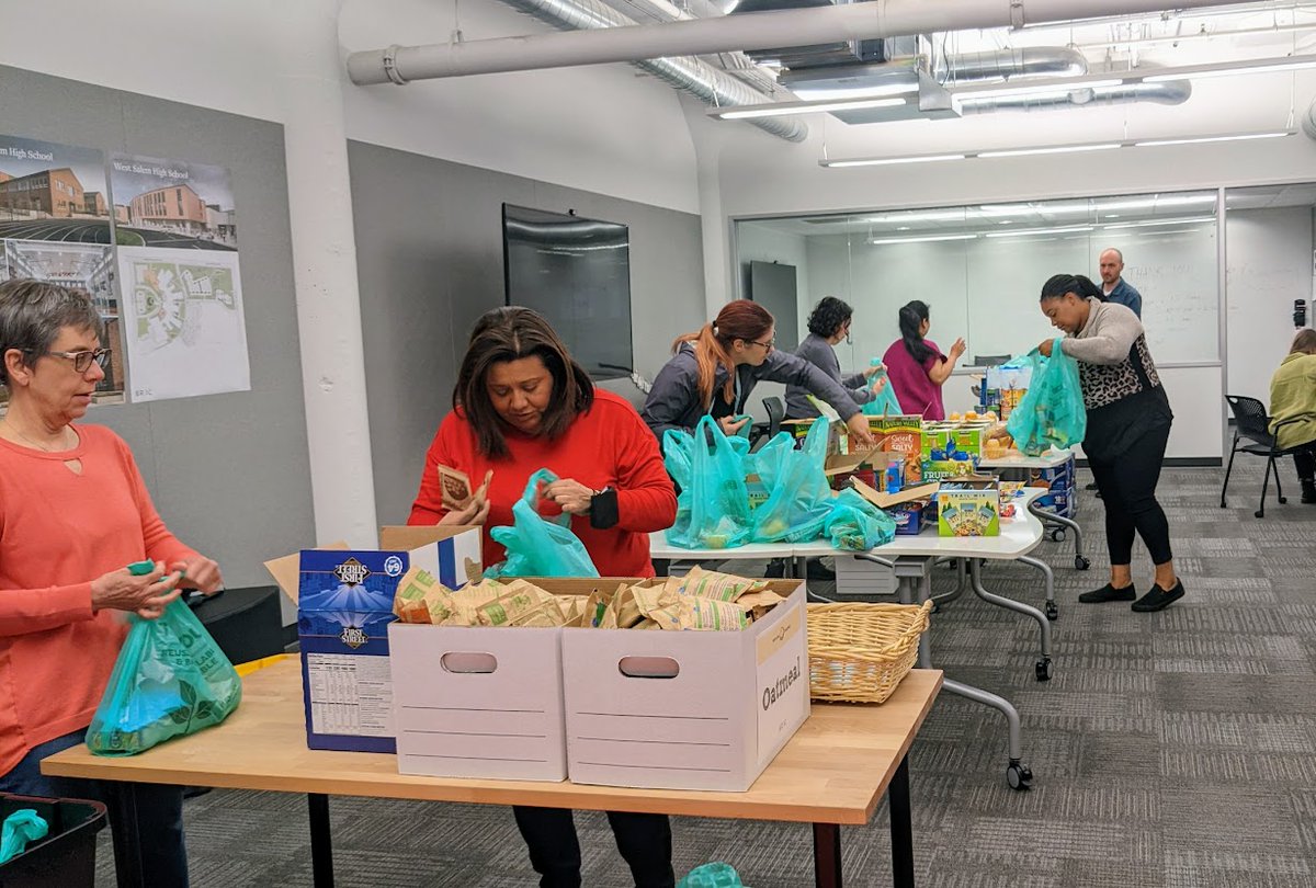 PDXBackpack's tweet photo. ☀️ Thank you, @bric_arch for packing 168 food sacks! We love that a company that designs schools is helping us feed the kids inside of them! Another reason that Portland is such a great place to live. 🌲 🌸 ☔️ https://t.co/ftUVcn4nvu