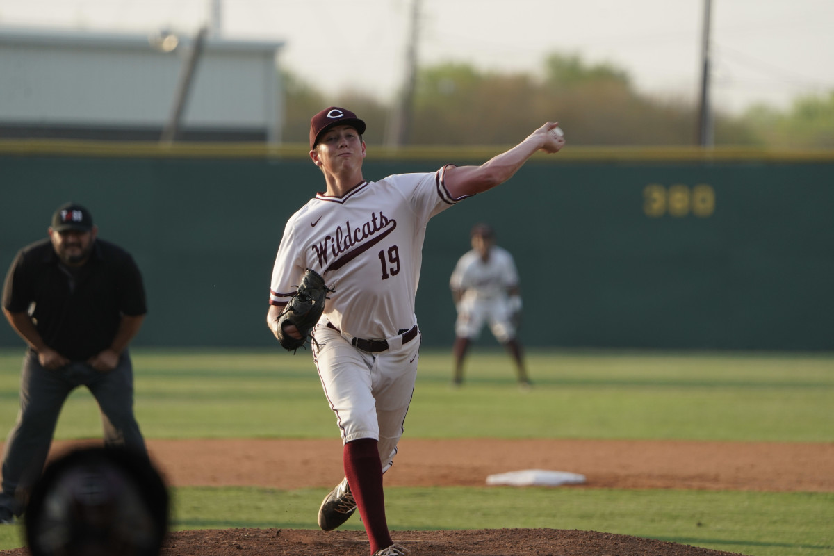 Vote now: Who is the top left-handed pitcher in Texas high school baseball? news.scorebooklive.com/texas/2022/05/…