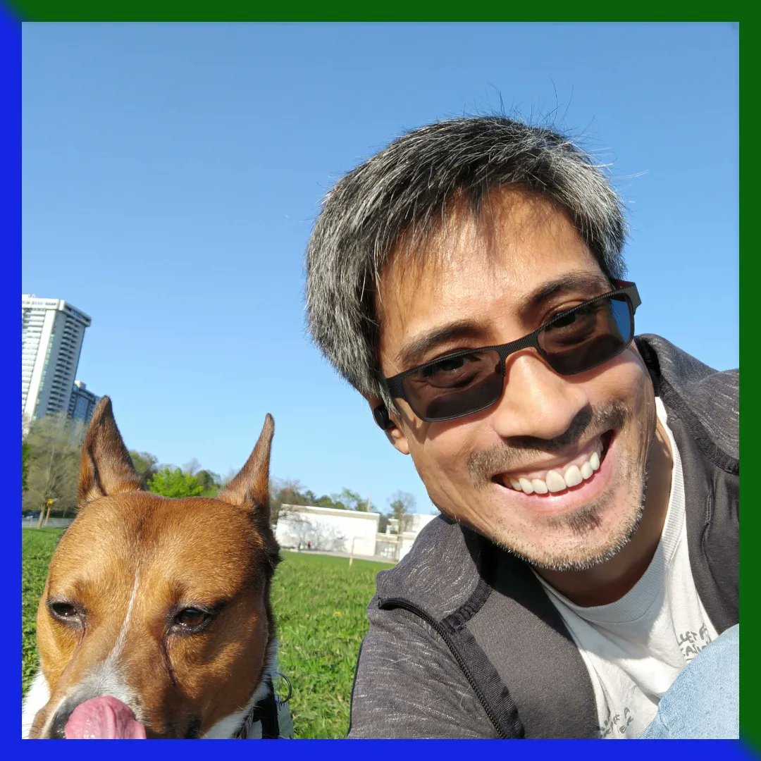 CoilandTalon's tweet photo. We are taking care of my sister's dog for a week while she's out of town. This is Georgi! She's a good girl!
Though Gambit was quick to put his paw down as the boss of this household!
What animals have you played with recently?
-Jay & Georgi
.
#CoilAndTalon #DogSitting #DogUncle https://t.co/f3FkeDMOzD