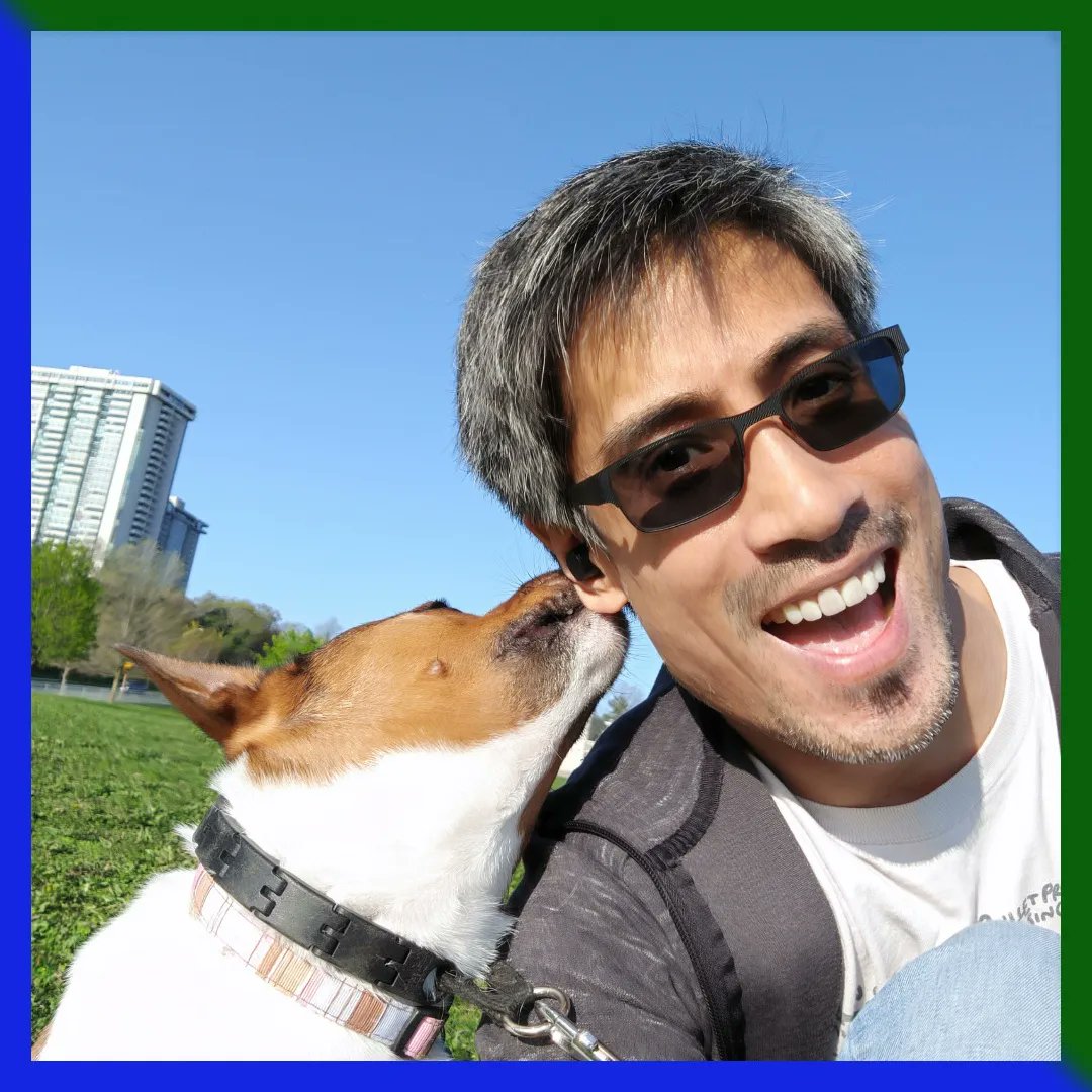CoilandTalon's tweet photo. We are taking care of my sister's dog for a week while she's out of town. This is Georgi! She's a good girl!
Though Gambit was quick to put his paw down as the boss of this household!
What animals have you played with recently?
-Jay & Georgi
.
#CoilAndTalon #DogSitting #DogUncle https://t.co/f3FkeDMOzD