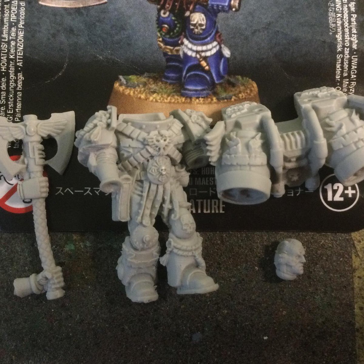 tiffanyszoneuk's tweet photo. Finally received my order for these two bad boys.  I’ll get an unboxing and build video out as soon as I can. X
#lordexecutioner #jumppackchaplain #assaulttroops #spacemarines #warhammer40k #warhammercommunity #buildingwarhammer #adeptusastartes #wargaming https://t.co/FfiLyG4DOq