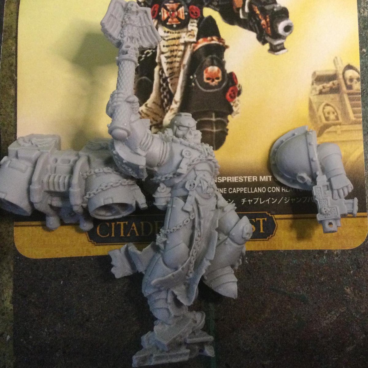 tiffanyszoneuk's tweet photo. Finally received my order for these two bad boys.  I’ll get an unboxing and build video out as soon as I can. X
#lordexecutioner #jumppackchaplain #assaulttroops #spacemarines #warhammer40k #warhammercommunity #buildingwarhammer #adeptusastartes #wargaming https://t.co/FfiLyG4DOq