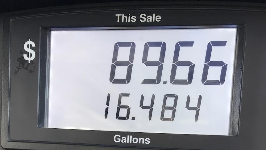 LVolotzky's tweet photo. Let's become energy independent.
#gas #Inflation #VoteForLucie 
https://t.co/n1KwU2Yzhj https://t.co/40arbgY08g
