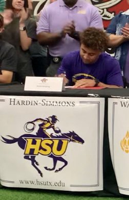 AmyStripling's tweet photo. @KalebStripling officially Cowboyed Up today! Signing day success!🤠🏈💛💜 https://t.co/YXXtWVG9aL