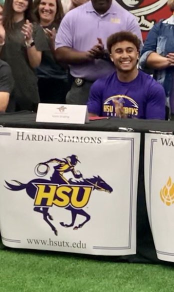 AmyStripling's tweet photo. @KalebStripling officially Cowboyed Up today! Signing day success!🤠🏈💛💜 https://t.co/YXXtWVG9aL